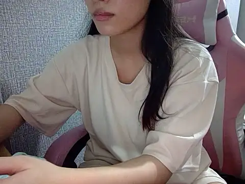 Ly-ny's Live XXX Chat