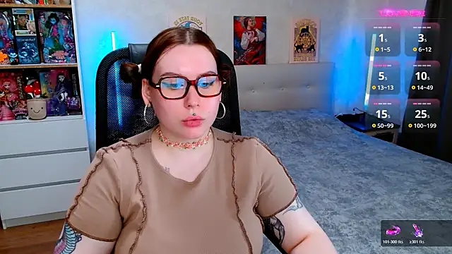 ur_geekgirl live XXX chat