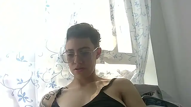 Cutie_Shy_'s Live XXX Chat