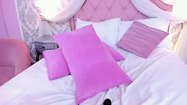 ScarletMore Adlı Modelin Canlı XXX Sohbeti