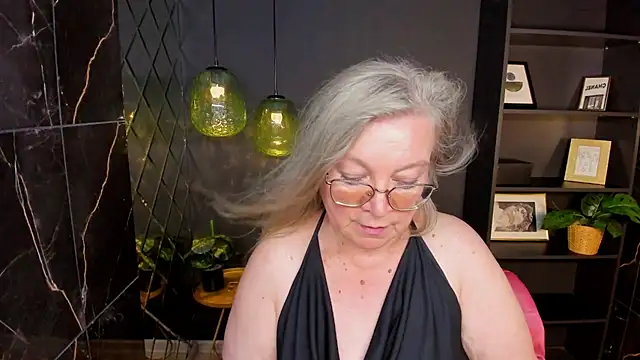 NataliMellow's Live XXX Chat