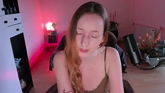 Chat XXX Live OddlyFamiliar