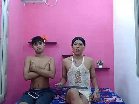 charlottevskendall XXX чат на живо