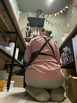 cinnabon_'s Live XXX Chat