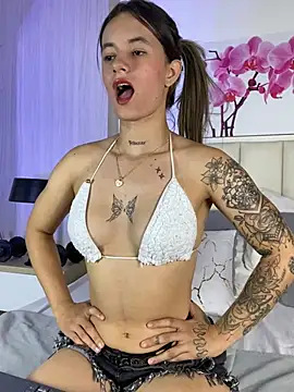 دردشة JuliaColemann الجنسية المباشرة