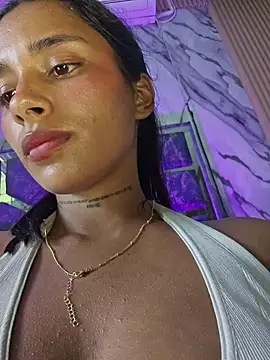 Lorena_Mcfly's Live Chat Room