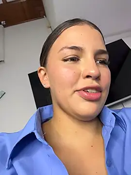 KateRousee live XXX chat