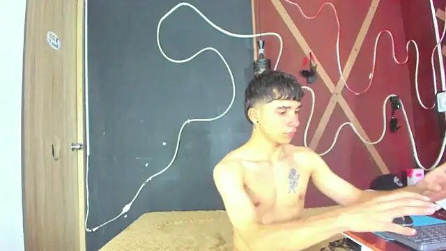 Chat XXX en directo de MaximumSteel_