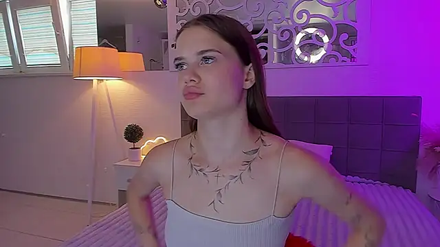 LuisaClover élő XXX-chatje