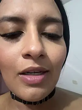 Chatroom XXX en direct de trissha_xk1