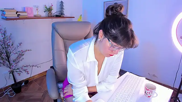 צ'אט XXX בשידור חי של Chanelll_Taylorr_