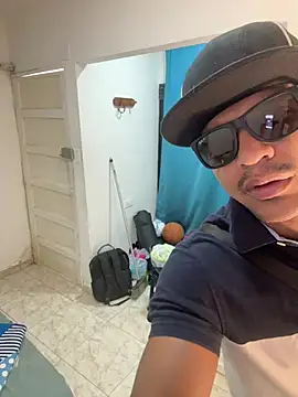 bigdick211292のライブXXXチャット
