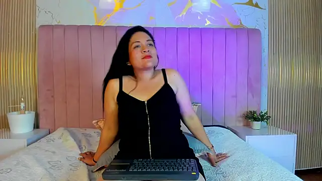Anny_Mora_ Chat XXX in diretta