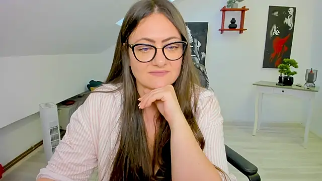 MistressDarrah's Live XXX Chat