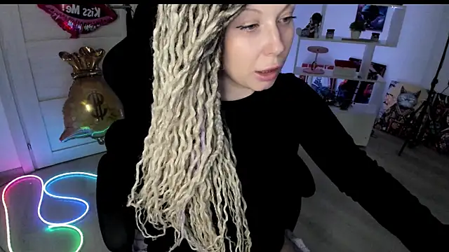 HoneySallyMoore's Live XXX Chat