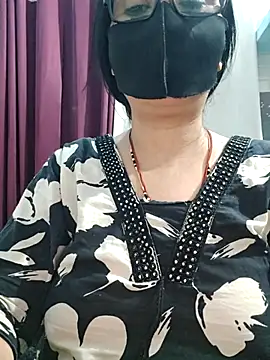 Aishwaryaa_69's Live XXX Chat