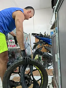 Paul22cm- XXX чат на живо