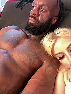 MacTroy's Live XXX Chat