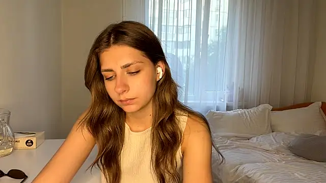 Adrll_Cute Adlı Modelin Canlı XXX Sohbeti