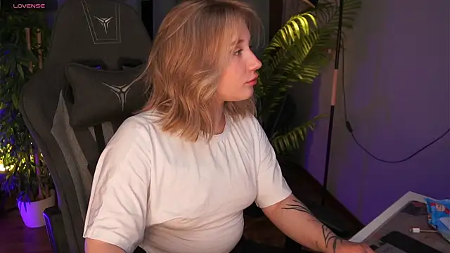 Živý XXX chat AliceTrenton