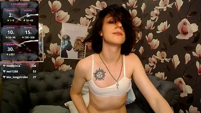 Chatroom XXX en direct de MickeQuinee