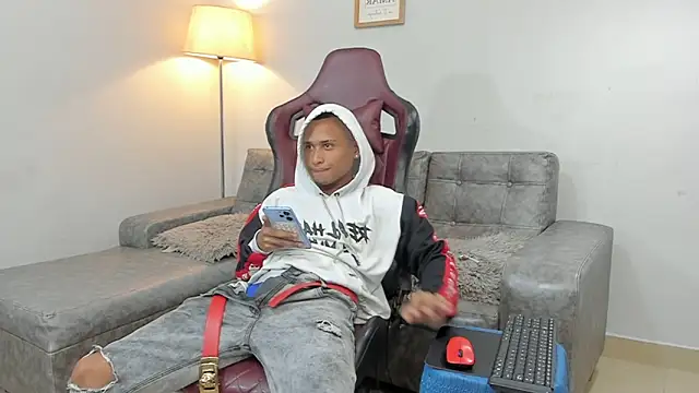 Chat +18 de supreme_badboy2 ao vivo