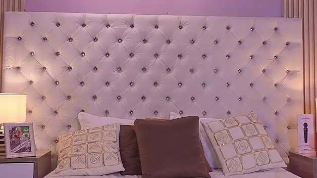 VaniaRouse's Live XXX Chat