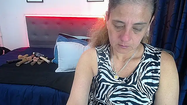 sasi_luna's Live XXX Chat
