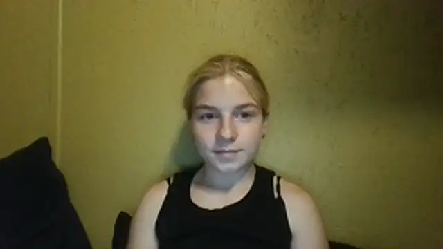 qwerty_h's Live XXX Chat