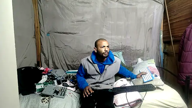 Camodick Adlı Modelin Canlı XXX Sohbeti