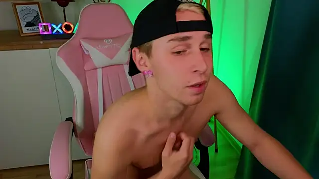 e1v1s Live XXX Chat