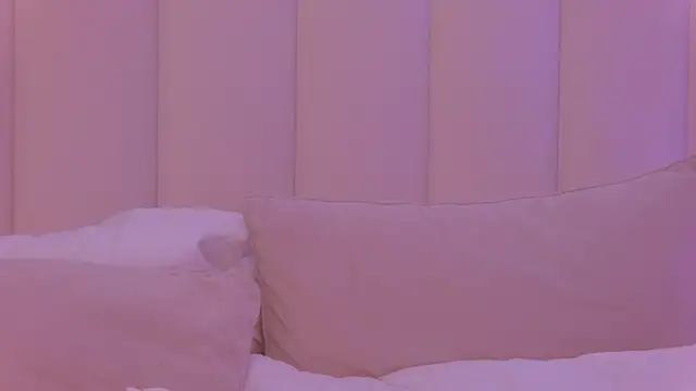 ArianaMell's Live XXX Chat