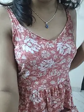 Ritika_jha01 élő XXX-chatje