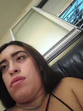 Chat +18 de MissNyraSecret ao vivo