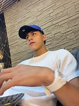Lander_Cruz live XXX chat