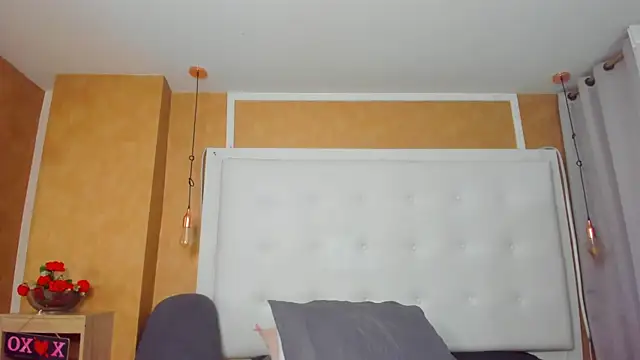XXX chat uživo modela Heidy_milf