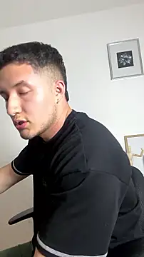 Alexander_Connor 现场XXX聊天