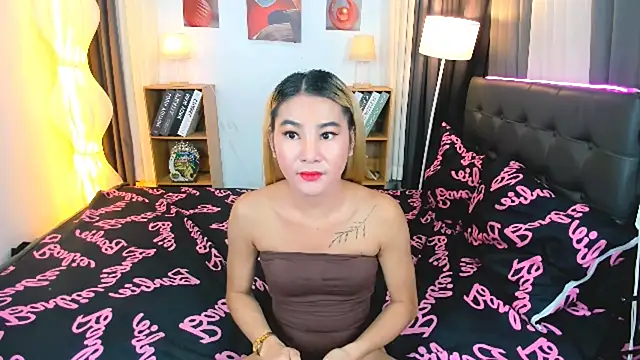 Chatroom XXX en direct de Naughty_Jessie