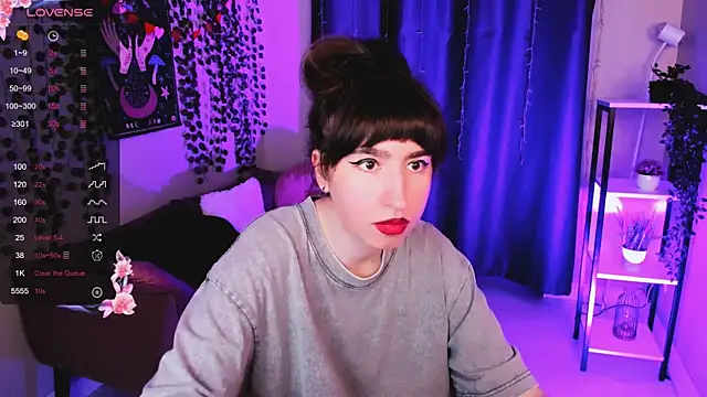 צ'אט XXX בשידור חי של Lily_xBabe