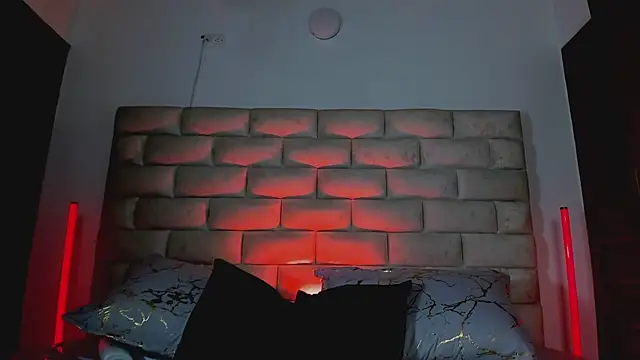 צ'אט XXX בשידור חי של HollyGrey_