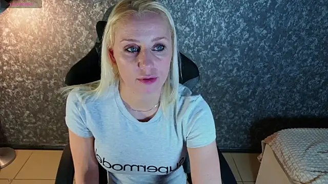 Živý XXX chat AlexiaWonder