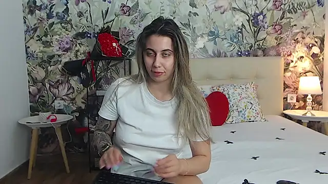 RoseDiamond06's Live XXX Chat