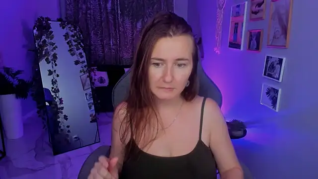 XXX chat uživo modela Golden_Dragon