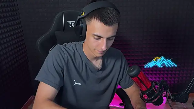 Hols_20 – Naživo XXX chat