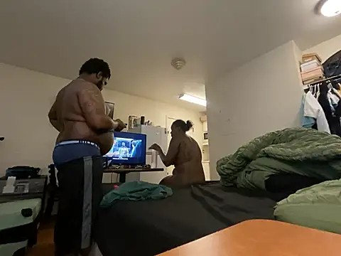 XXX chat uživo modela Tattedupdek