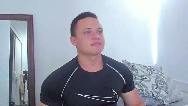 KingLevi01 – Naživo XXX chat