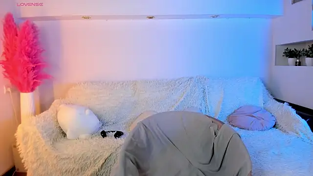 Ivi_ca Chat XXX in diretta