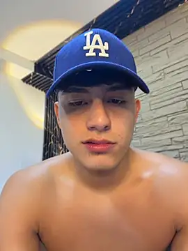 XXX chat uživo modela Lander_Cruz