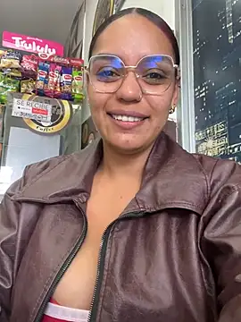 Chat XXX en directo de Sara-77