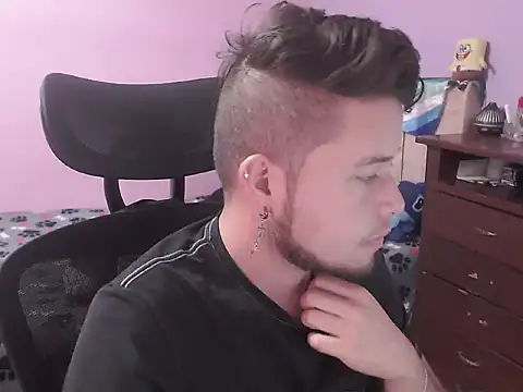 צ'אט XXX בשידור חי של JOHANLEON1